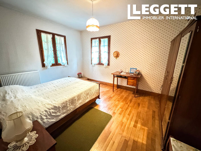 Image No.10-4 Bed House for sale