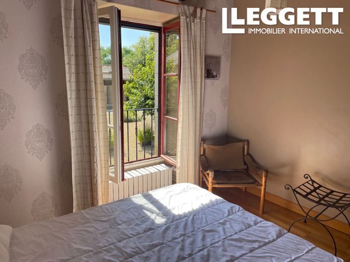 Image No.8-10 Bed House for sale