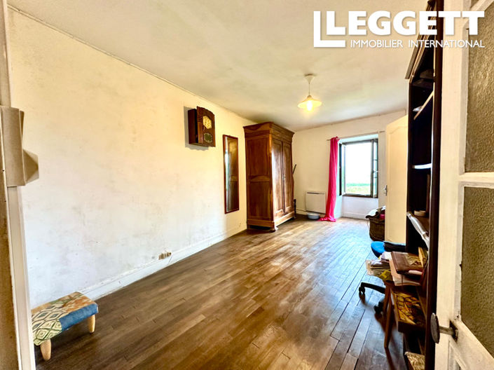 Image No.6-4 Bed House for sale