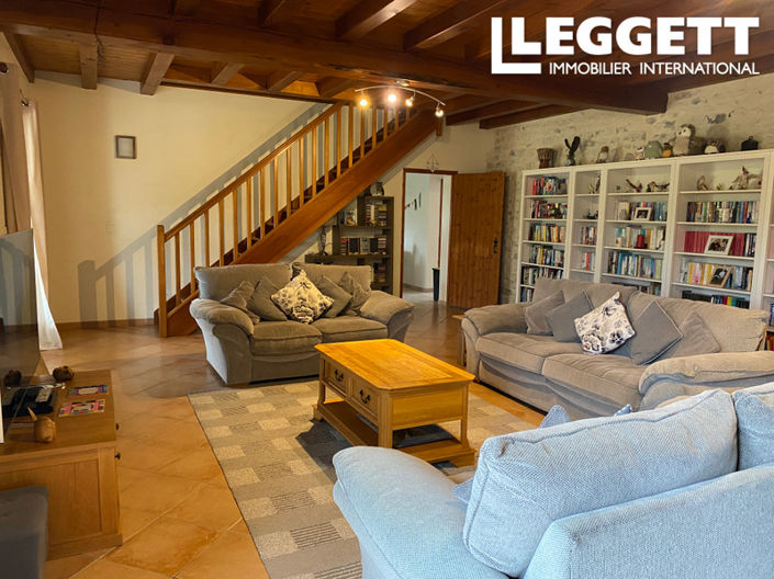 Image No.9-6 Bed House for sale