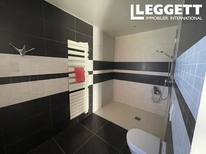 Image No.8-3 Bed House for sale