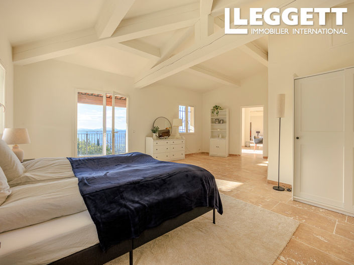 Image No.5-5 Bed House for sale