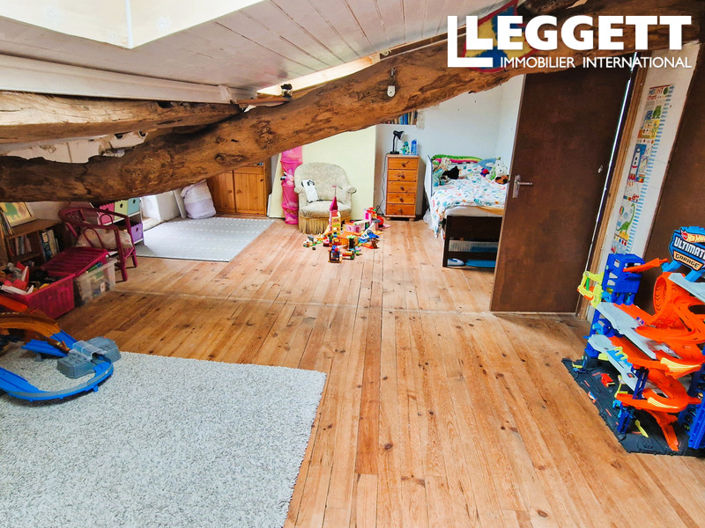 Image No.6-4 Bed House for sale