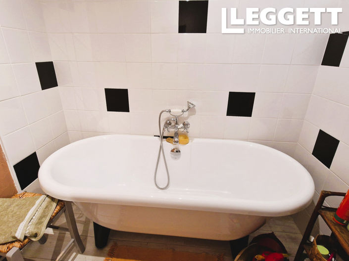 Image No.9-4 Bed House for sale