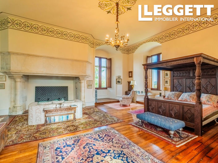 Image No.9-9 Bed Chateaux for sale