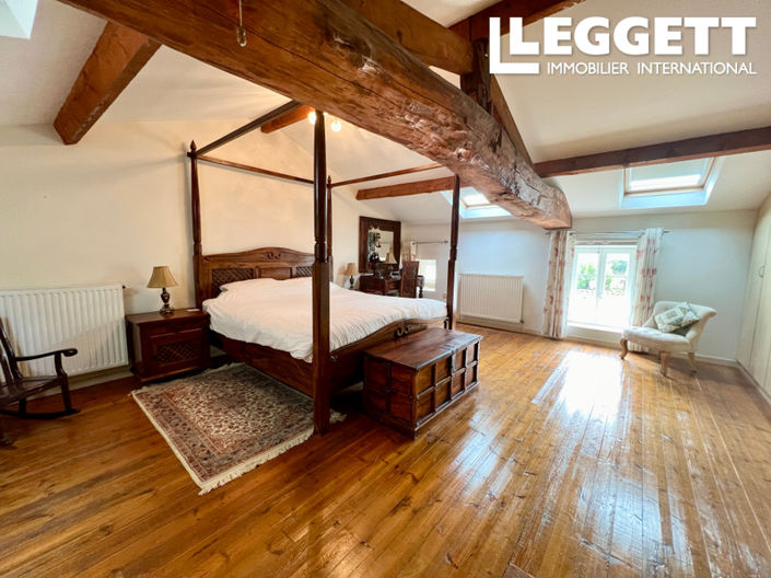 Image No.8-5 Bed House for sale