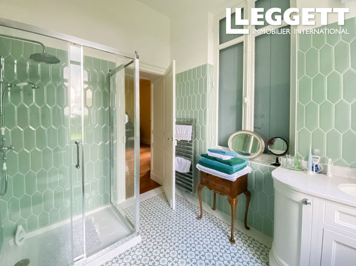 Image No.8-6 Bed Chateaux for sale