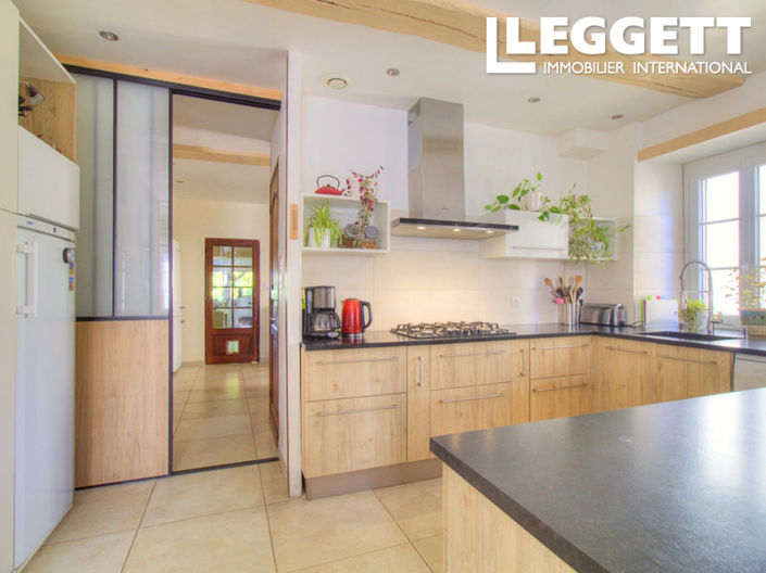 Image No.4-6 Bed House for sale