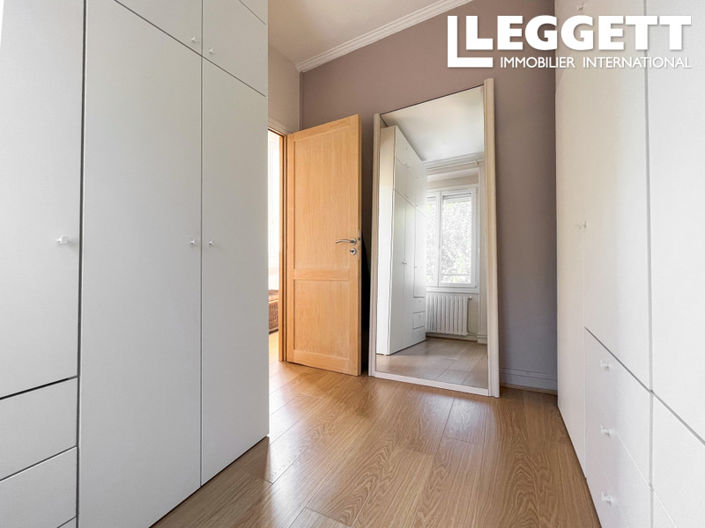 Image No.6-5 Bed House for sale