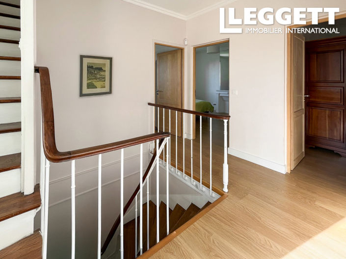 Image No.7-5 Bed House for sale