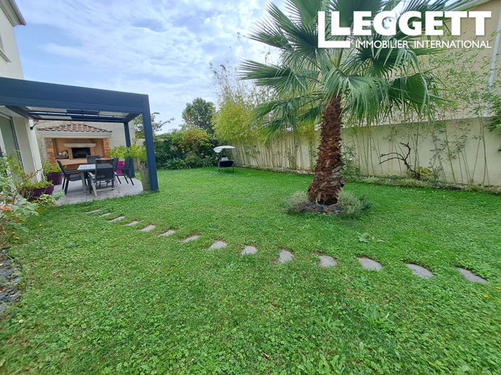 Image No.2-5 Bed House for sale