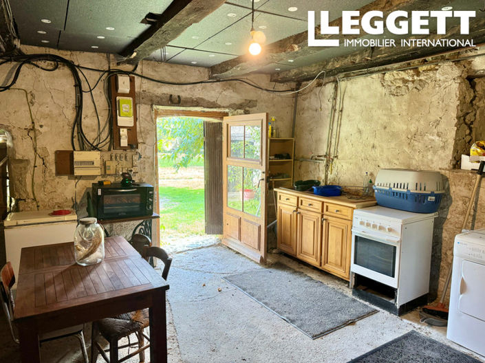 Image No.10-3 Bed House for sale