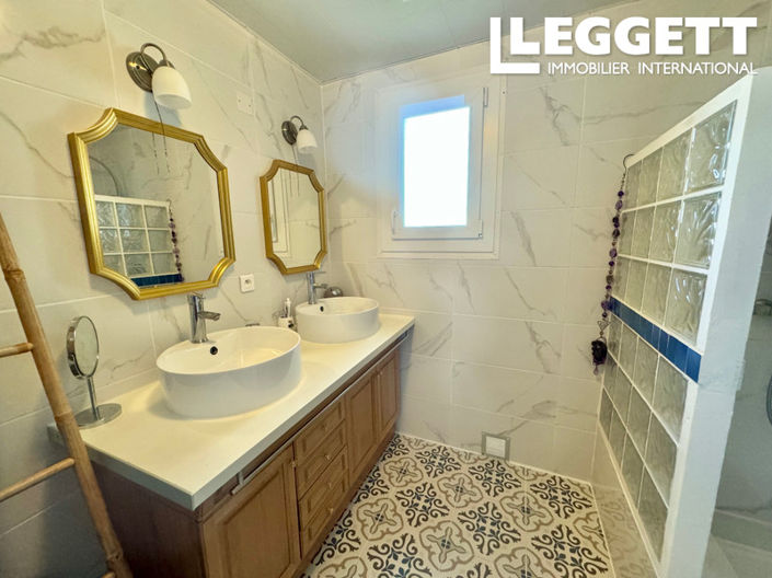 Image No.7-3 Bed House for sale