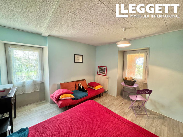 Image No.8-3 Bed House for sale