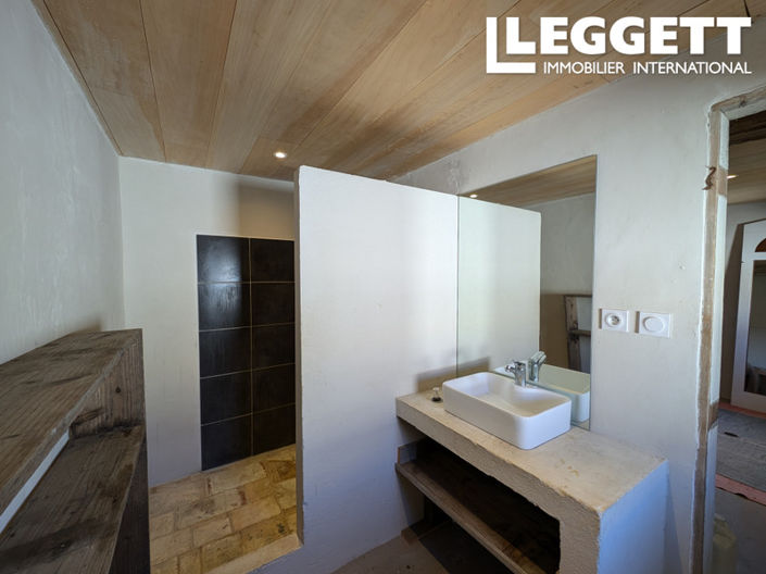 Image No.6-3 Bed House for sale