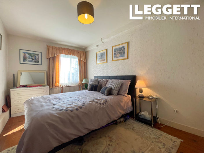 Image No.6-3 Bed House for sale