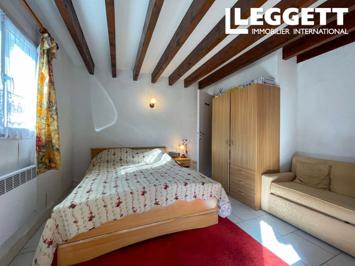 Image No.8-3 Bed House for sale