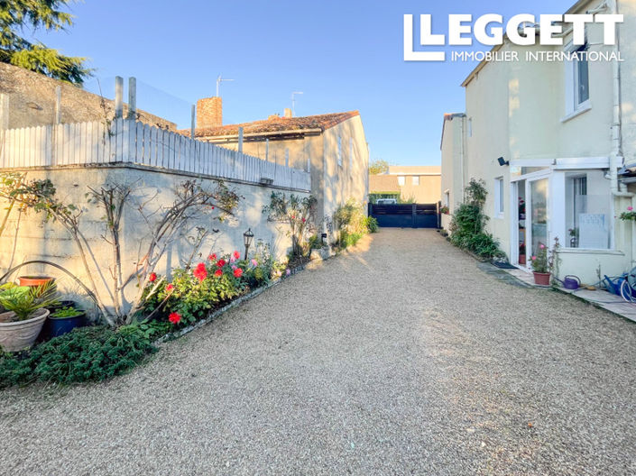 Image No.9-3 Bed House for sale