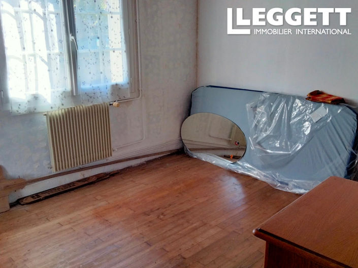 Image No.10-3 Bed House for sale