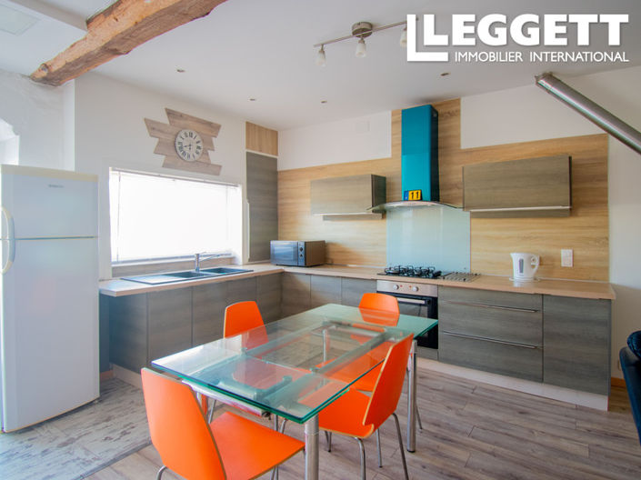 Image No.8-8 Bed House for sale