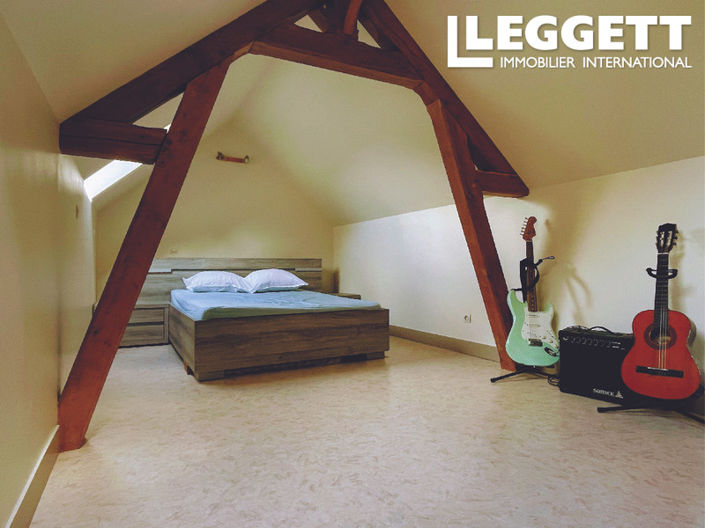 Image No.8-4 Bed House for sale