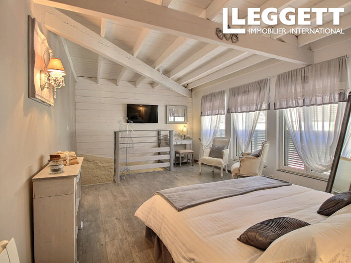 Image No.3-10 Bed House for sale