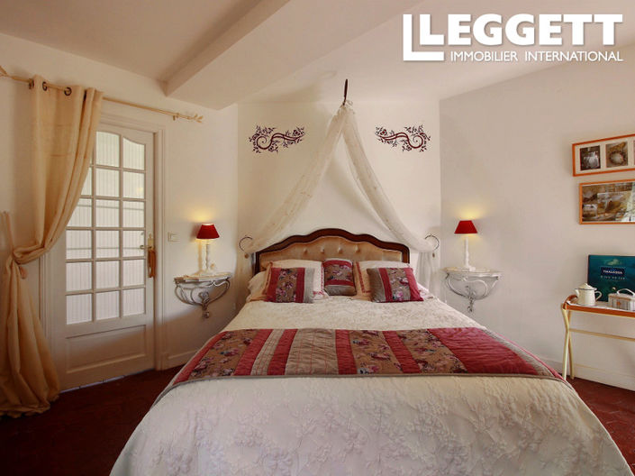 Image No.9-10 Bed House for sale