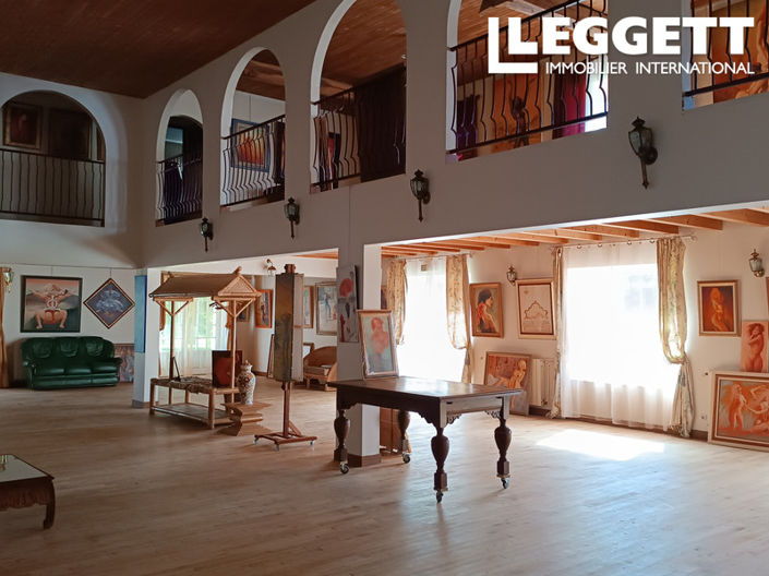 Image No.2-4 Bed House for sale