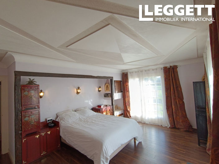 Image No.5-4 Bed House for sale