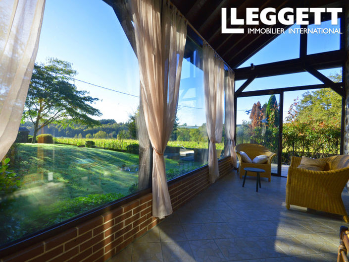 Image No.1-6 Bed House for sale