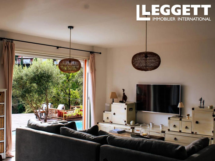 Image No.8-3 Bed House for sale