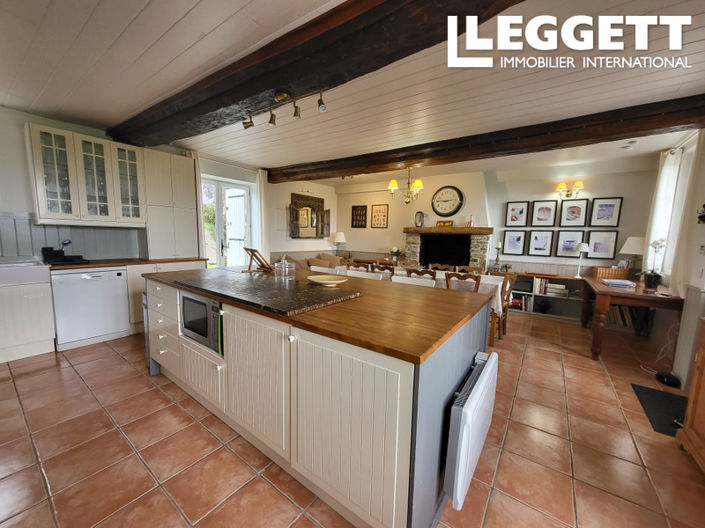 Image No.2-4 Bed House for sale