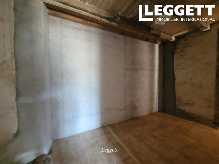 Image No.8-3 Bed House for sale