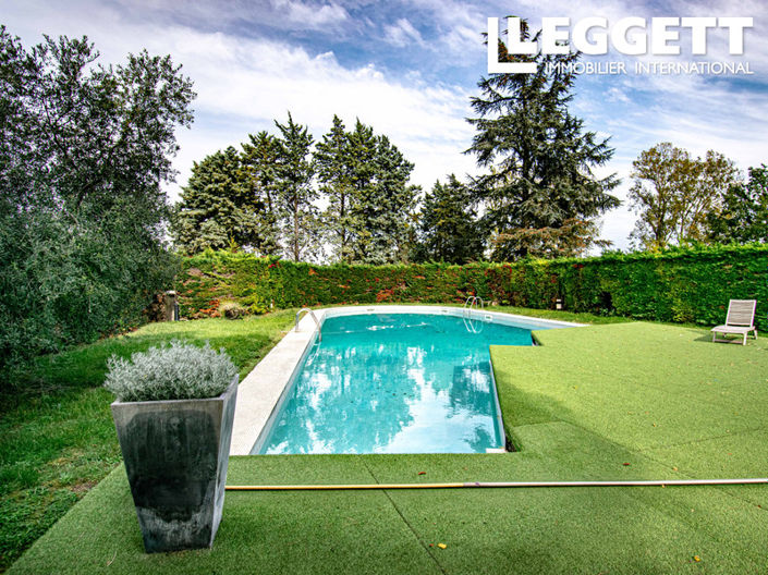 Image No.9-5 Bed Chateaux for sale