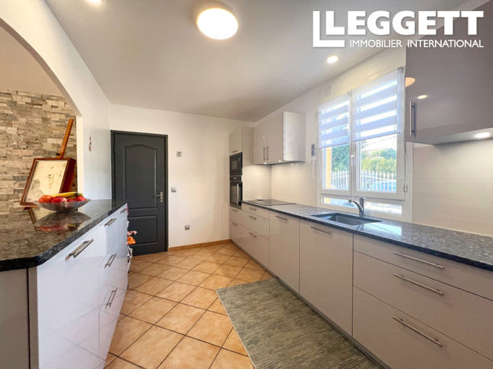 Image No.5-4 Bed House for sale