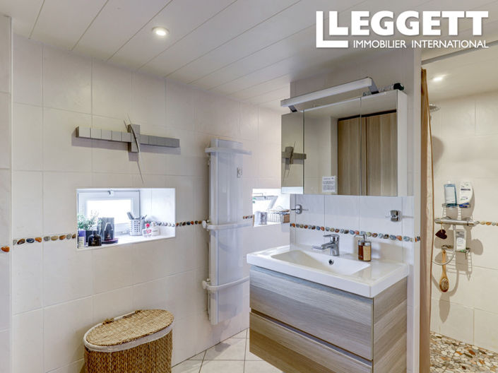 Image No.9-7 Bed House for sale