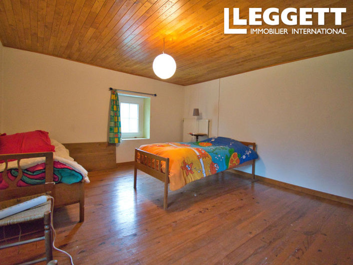 Image No.7-4 Bed House for sale