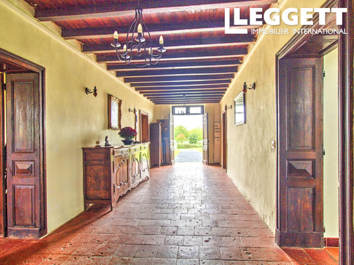 Image No.2-5 Bed House for sale