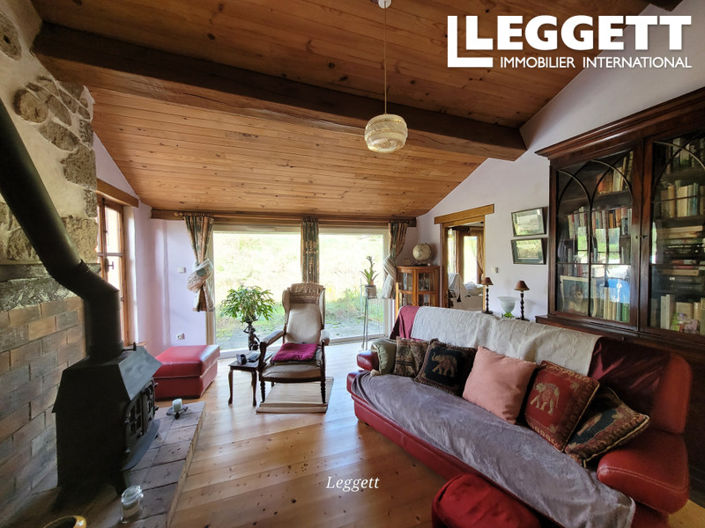 Image No.10-3 Bed House for sale