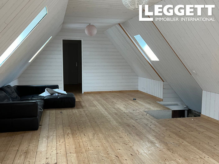 Image No.7-9 Bed House for sale