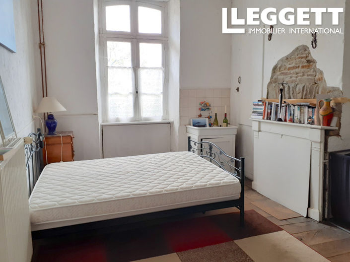 Image No.8-2 Bed House for sale