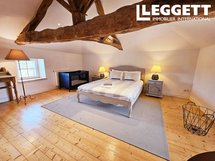 Image No.6-6 Bed House for sale