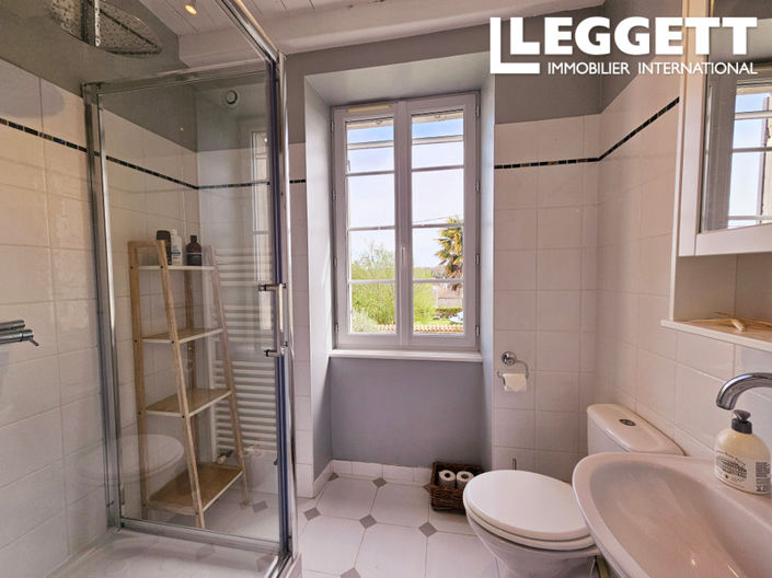 Image No.9-6 Bed House for sale