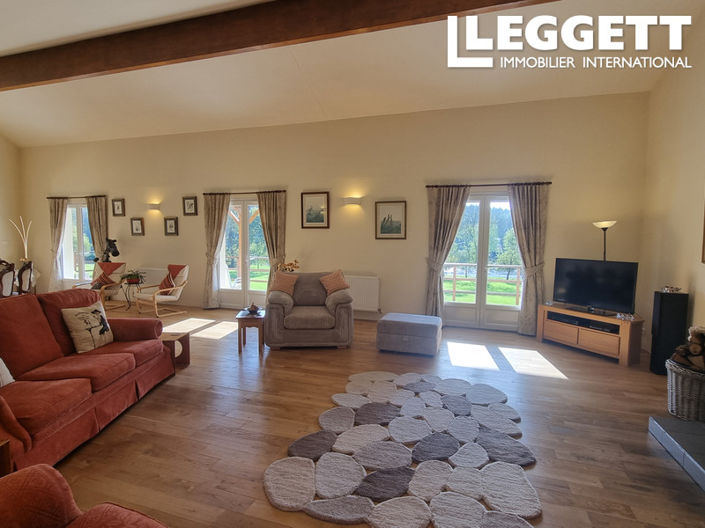 Image No.2-4 Bed House for sale