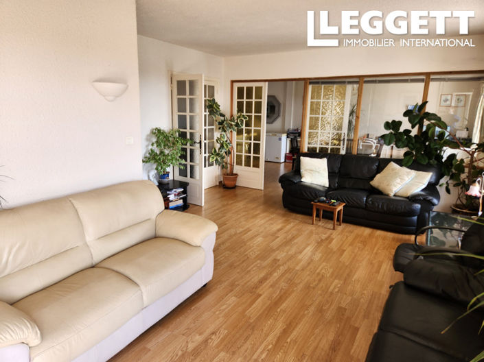 Image No.6-4 Bed House for sale