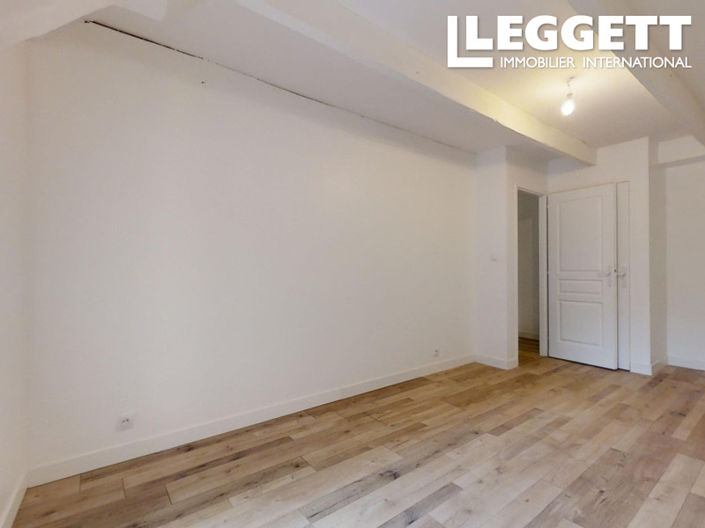 Image No.5-2 Bed House for sale