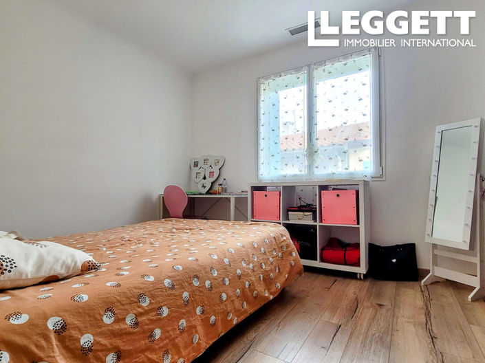 Image No.9-3 Bed House for sale