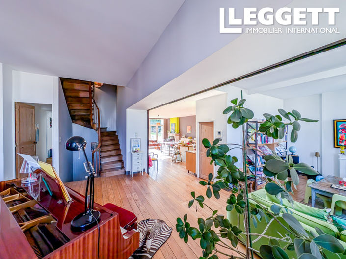 Image No.4-5 Bed House for sale