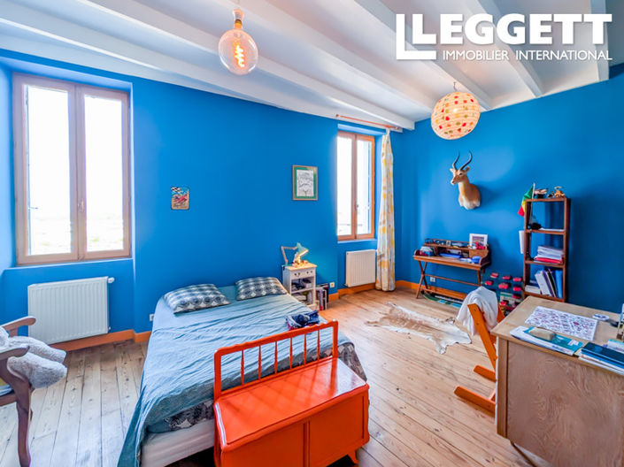 Image No.8-5 Bed House for sale