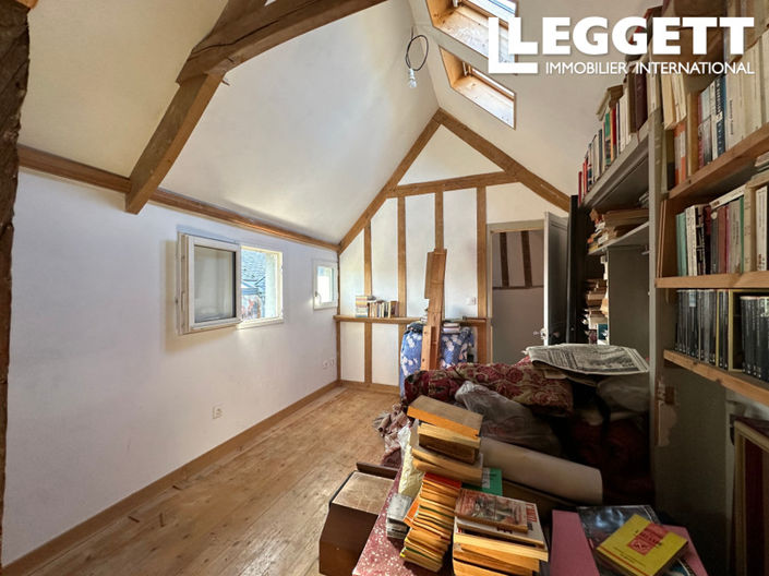 Image No.2-4 Bed House for sale